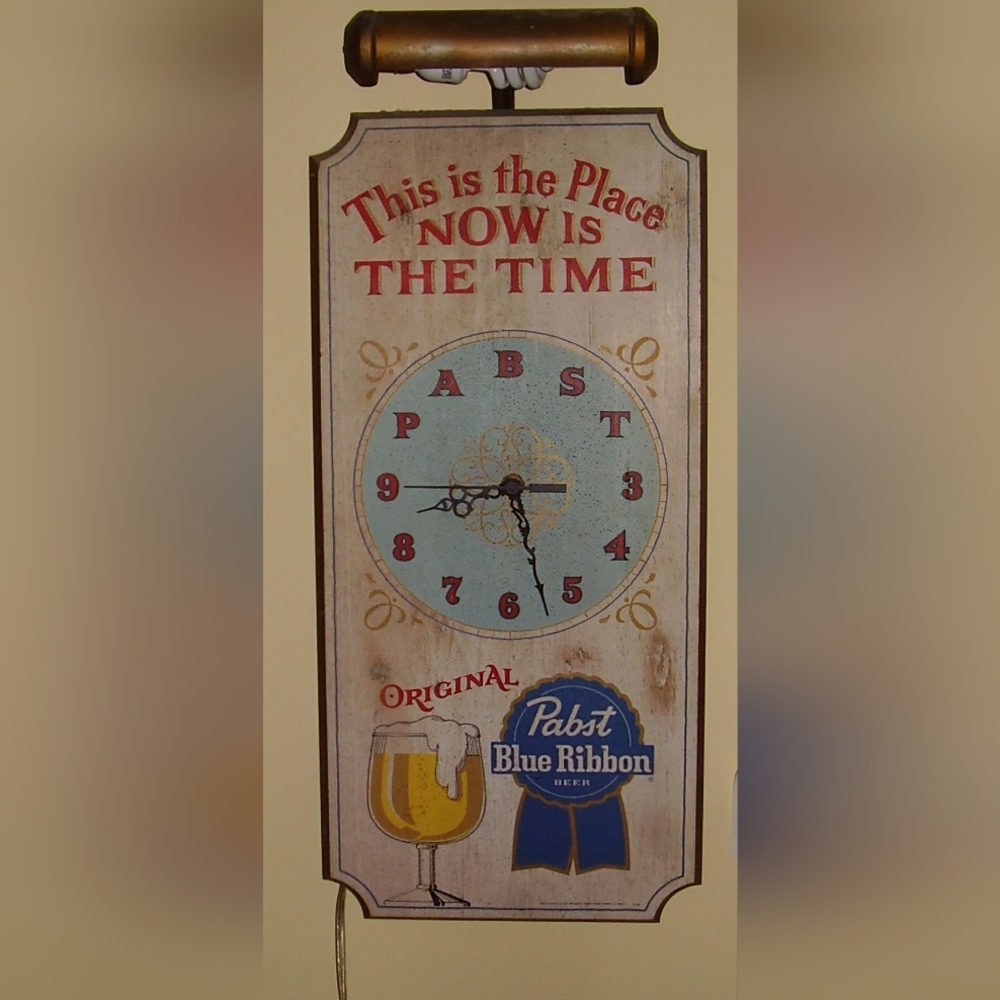 Vintage Pabst Blue Ribbon Wall Clock/Light